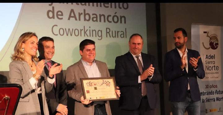En este momento estás viendo RECONOCIMIENTO AL COWORKING RURAL EN EL 30 ANIVERSARIO DE ADEL SIERRA NORTE