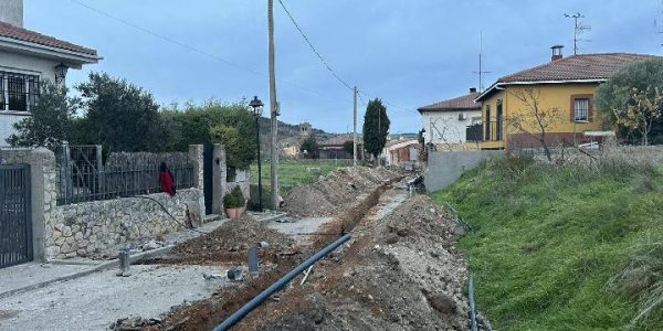 TRABAJOS DE RENOVACION DE REDES DE DISTRIBUCION Y SANEAMIENTO